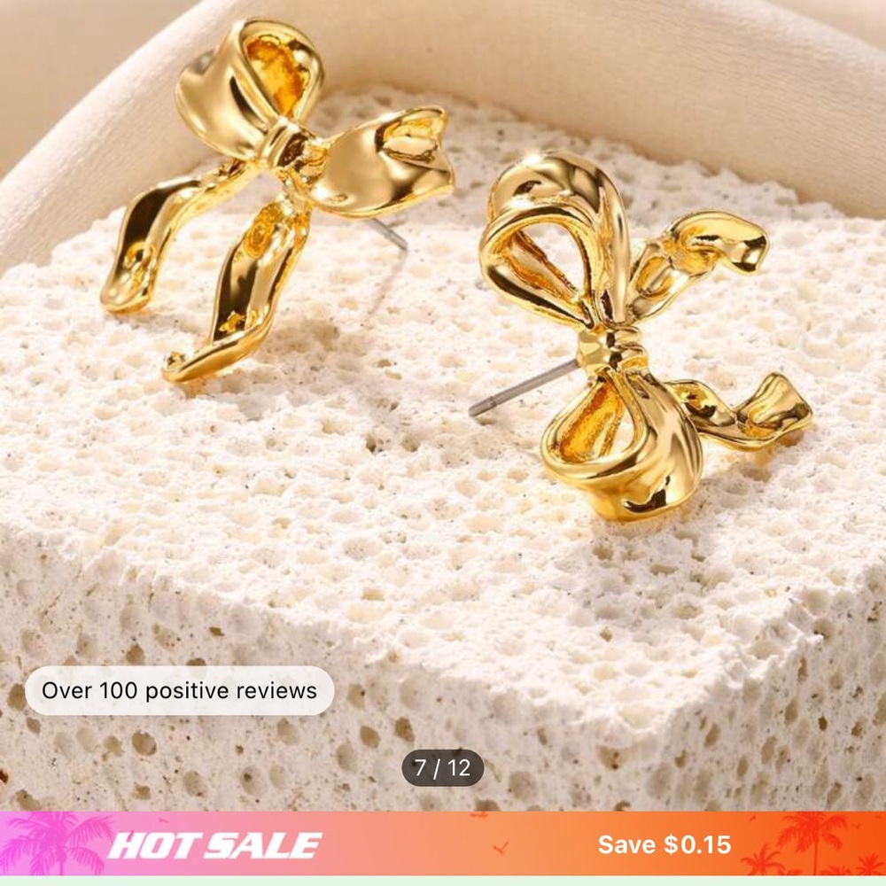 Gold bow earrings ✨🎀 - Picture 3 of 3
